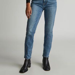 Everlane – The Original Cheeky Jean